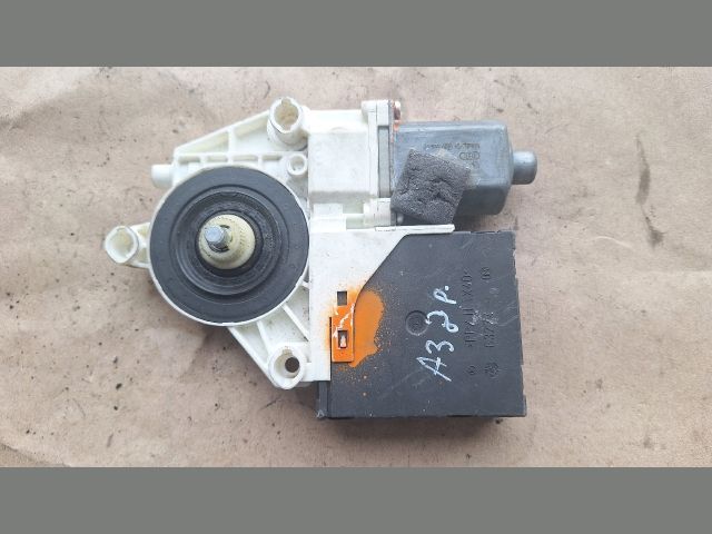 bontott AUDI A3 Bal első Ablakemelő Motor
