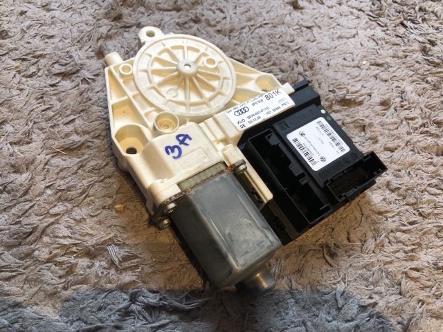 bontott AUDI A3 Bal első Ablakemelő Motor