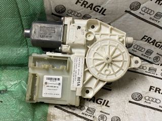 bontott AUDI A3 Bal első Ablakemelő Motor