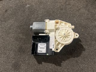 bontott AUDI A3 Bal első Ablakemelő Motor