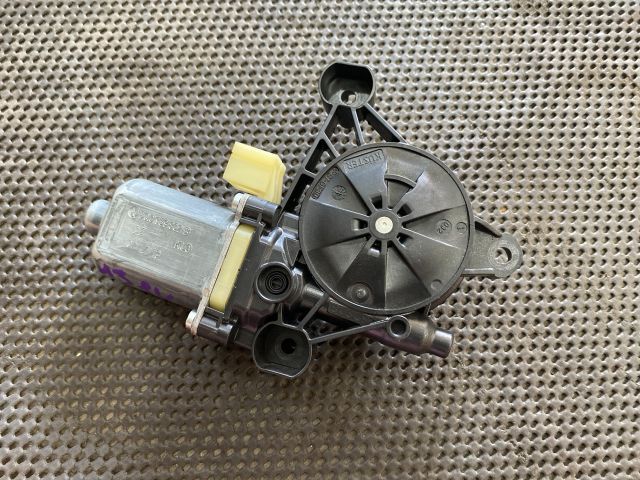 bontott AUDI A3 Bal első Ablakemelő Motor