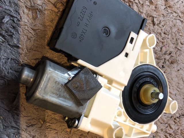 bontott AUDI A3 Bal első Ablakemelő Motor