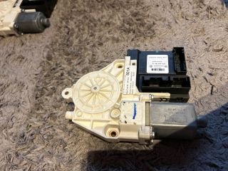 bontott AUDI A3 Bal első Ablakemelő Motor