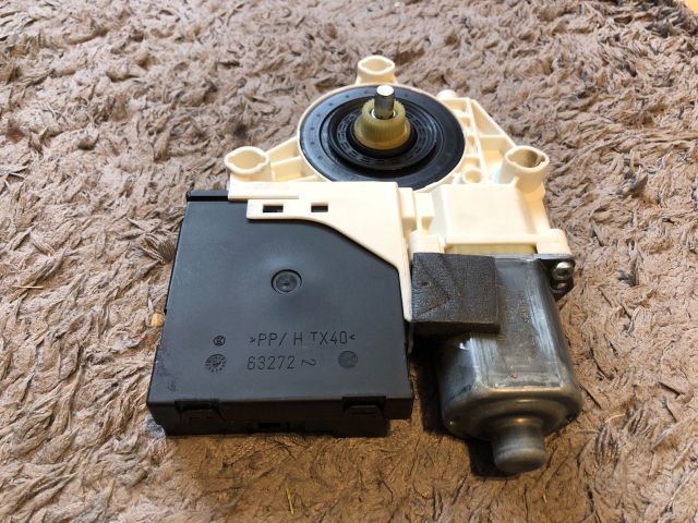 bontott AUDI A3 Bal első Ablakemelő Motor