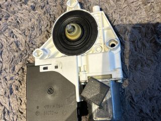 bontott AUDI A3 Bal első Ablakemelő Motor