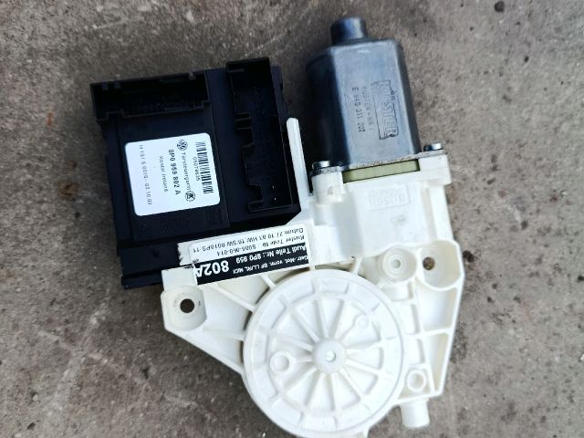 bontott AUDI A3 Bal első Ablakemelő Motor