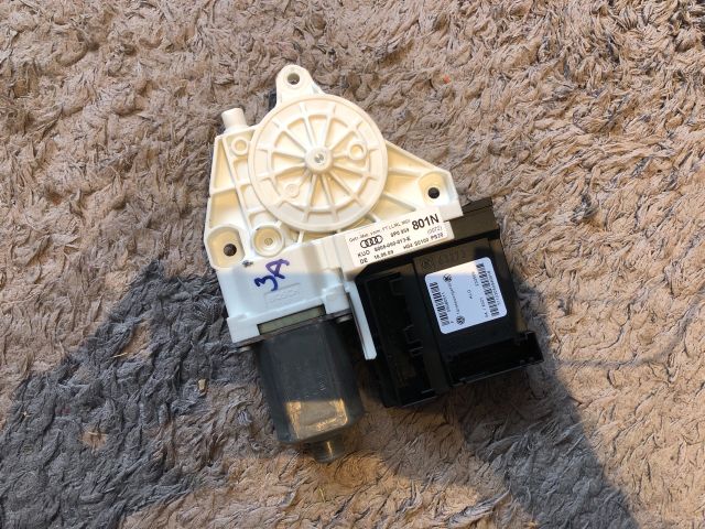 bontott AUDI A3 Bal első Ablakemelő Motor