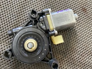 bontott AUDI A3 Bal első Ablakemelő Motor