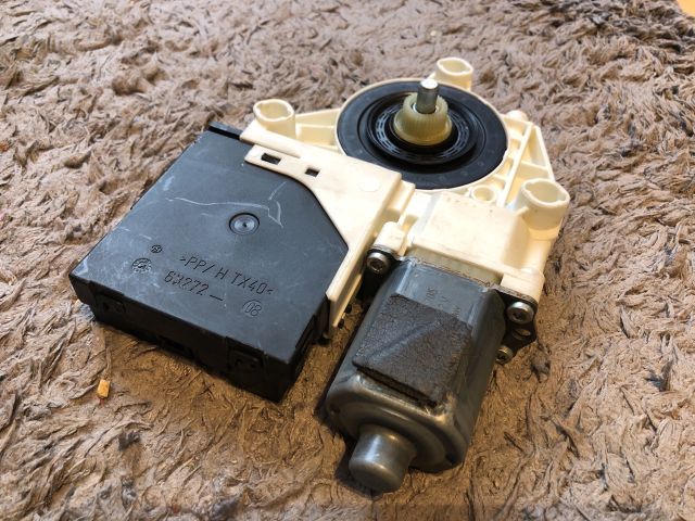 bontott AUDI A3 Bal első Ablakemelő Motor