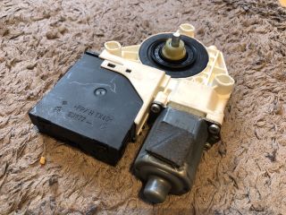 bontott AUDI A3 Bal első Ablakemelő Motor