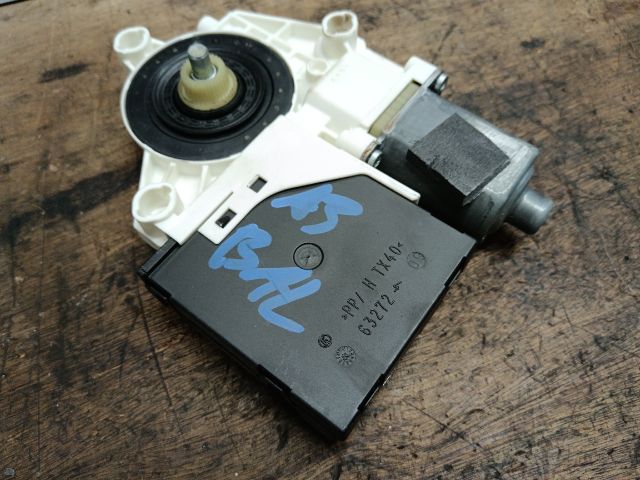 bontott AUDI A3 Bal első Ablakemelő Motor