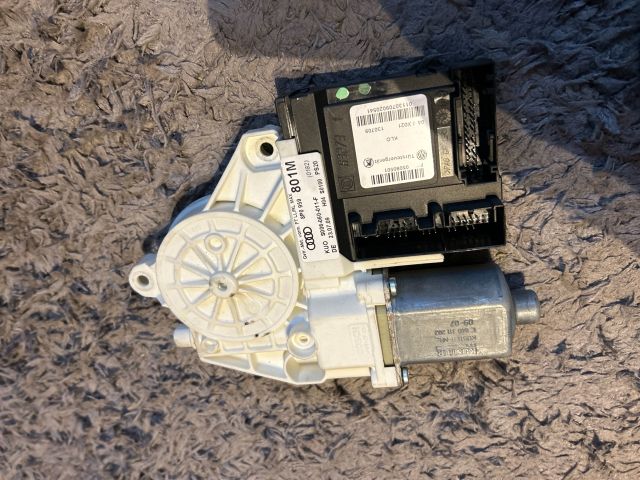 bontott AUDI A3 Bal első Ablakemelő Motor