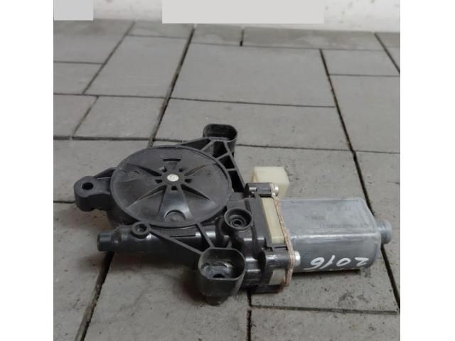 bontott AUDI A3 Bal első Ablakemelő Motor