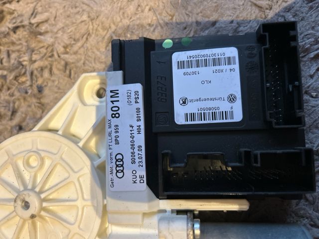 bontott AUDI A3 Bal első Ablakemelő Motor