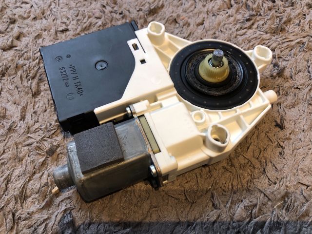 bontott AUDI A3 Bal első Ablakemelő Motor