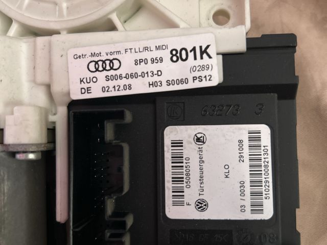 bontott AUDI A3 Bal első Ablakemelő Motor