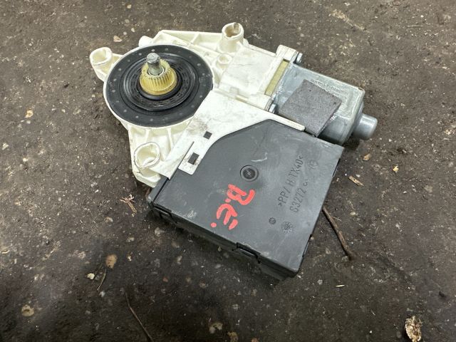 bontott AUDI A3 Bal első Ablakemelő Motor