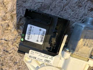 bontott AUDI A3 Bal első Ablakemelő Motor