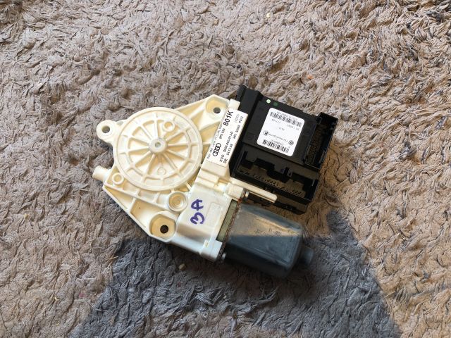 bontott AUDI A3 Bal első Ablakemelő Motor