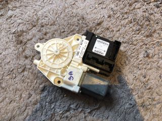 bontott AUDI A3 Bal első Ablakemelő Motor