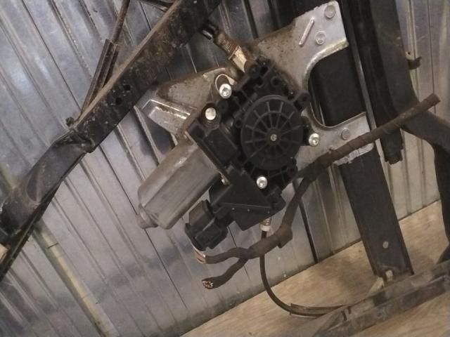 bontott AUDI A3 Bal első Ablakemelő Szerkezet (Elektromos)