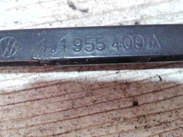 bontott AUDI A3 Bal első Ablaktörlő Kar