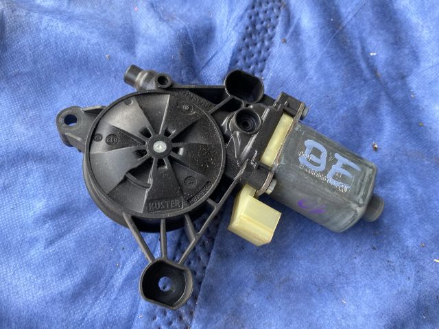 bontott AUDI A3 Bal első Ablaktörlő Motor