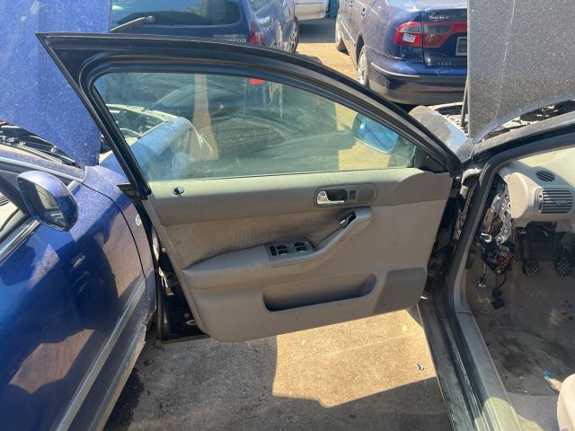 bontott AUDI A3 Bal első Ajtó (Üres lemez)