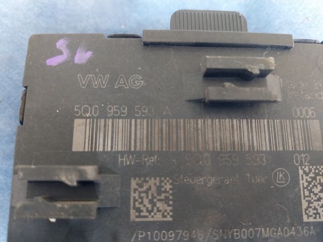 bontott AUDI A3 Bal első Ajtó Vezérlőegység