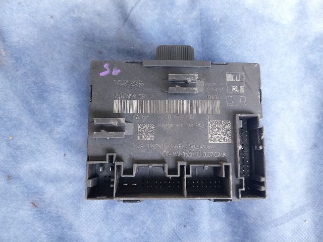 bontott AUDI A3 Bal első Ajtó Vezérlőegység