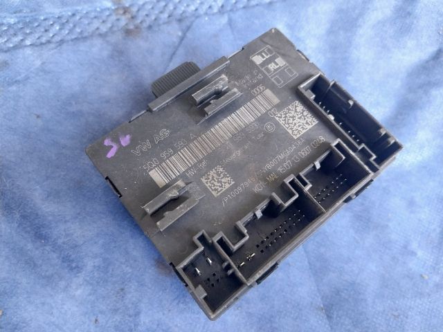 bontott AUDI A3 Bal első Ajtó Vezérlőegység