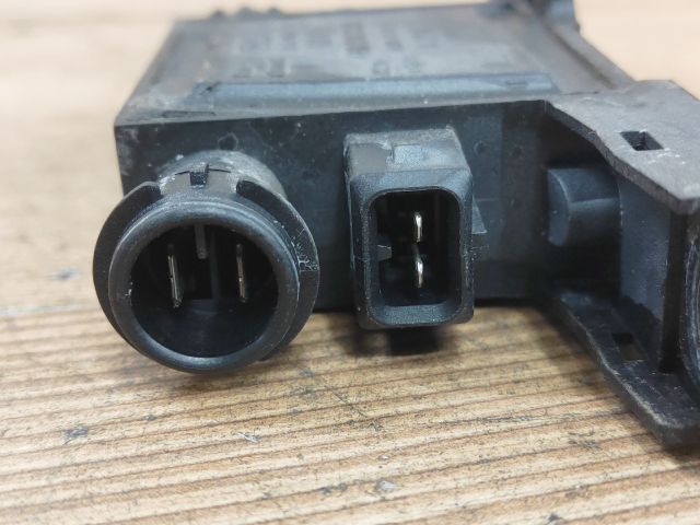 bontott AUDI A3 Bal első Ajtó Vezérlőegység