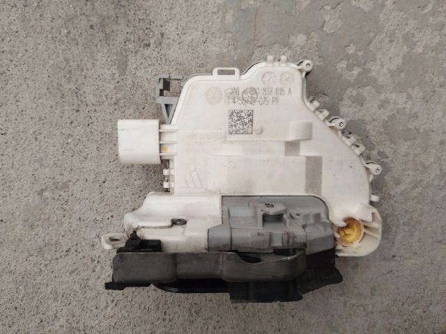 bontott AUDI A3 Bal első Ajtózár