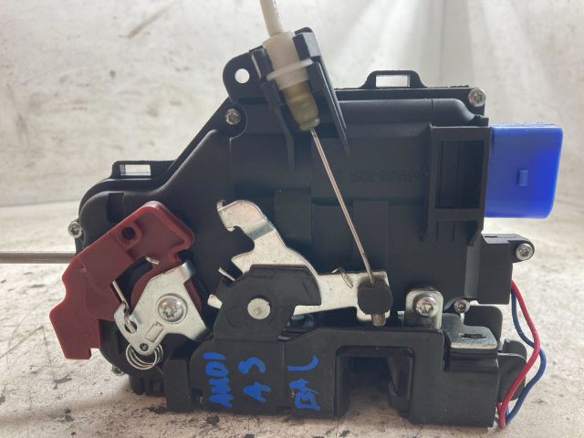 bontott AUDI A3 Bal első Ajtózár