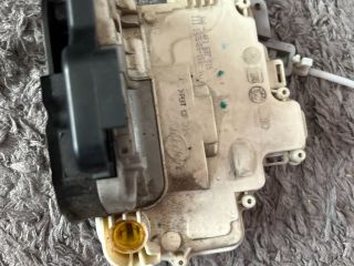 bontott AUDI A3 Bal első Ajtózár