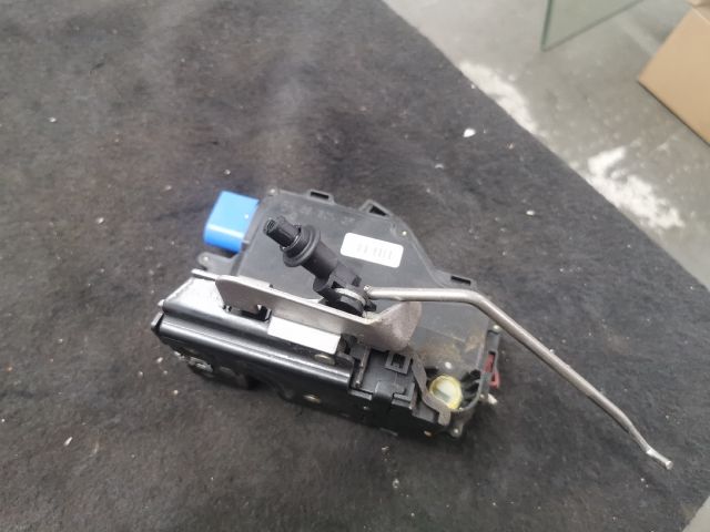 bontott AUDI A3 Bal első Ajtózár