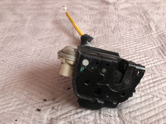 bontott AUDI A3 Bal első Ajtózár