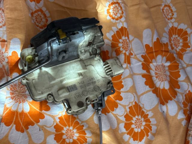 bontott AUDI A3 Bal első Ajtózár