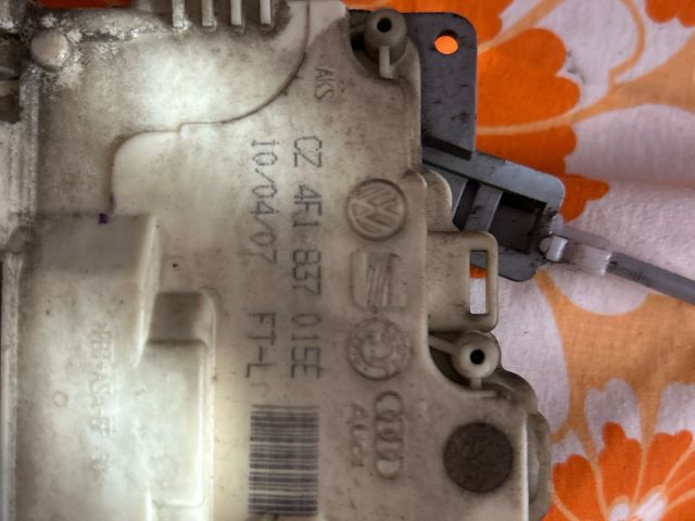 bontott AUDI A3 Bal első Ajtózár