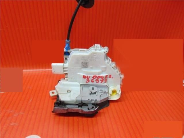 bontott AUDI A3 Bal első Ajtózár