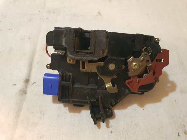 bontott AUDI A3 Bal első Ajtózár