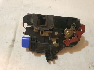 bontott AUDI A3 Bal első Ajtózár