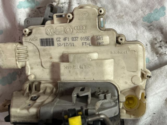 bontott AUDI A3 Bal első Ajtózár