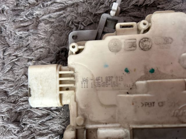 bontott AUDI A3 Bal első Ajtózár