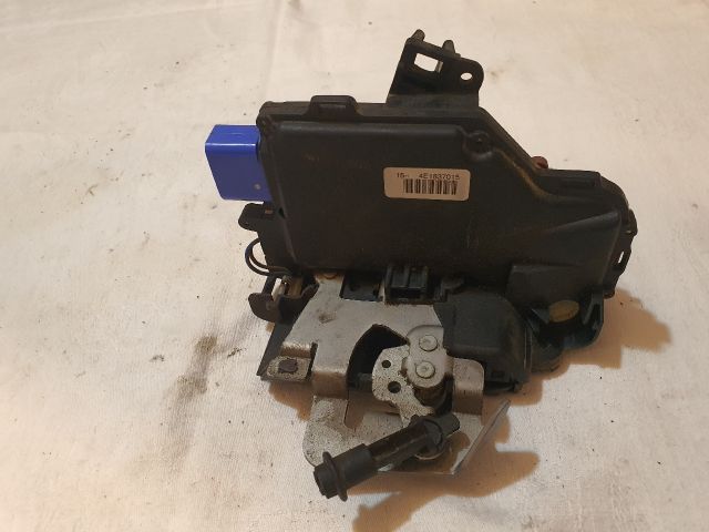 bontott AUDI A3 Bal első Ajtózár