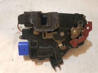 bontott AUDI A3 Bal első Ajtózár