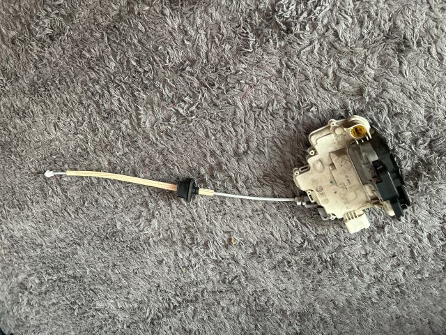 bontott AUDI A3 Bal első Ajtózár