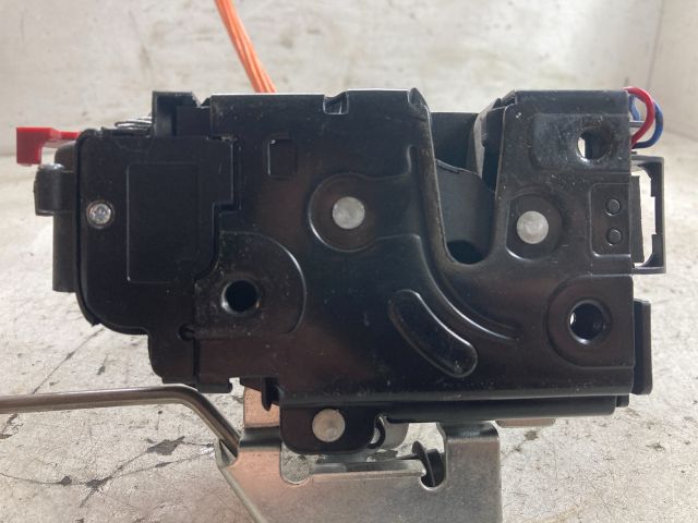 bontott AUDI A3 Bal első Ajtózár