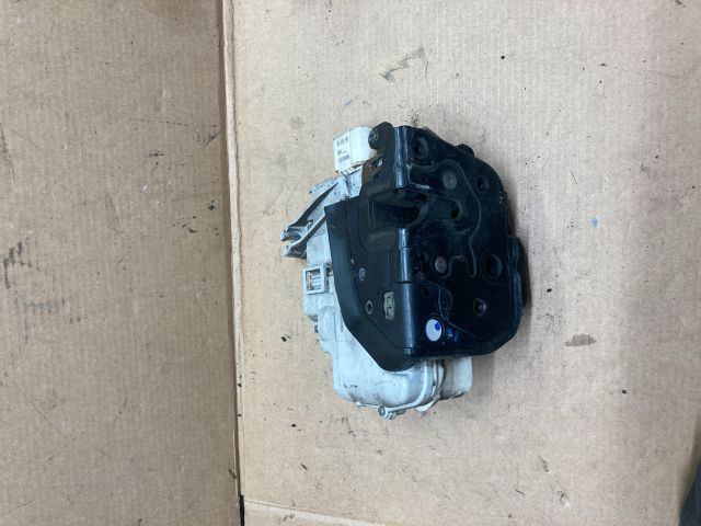 bontott AUDI A3 Bal első Ajtózár