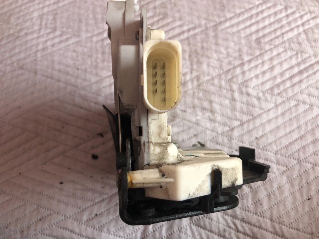 bontott AUDI A3 Bal első Ajtózár